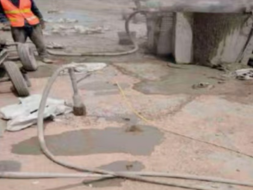 安徽水泥混凝土路面板底注浆技术 路面脱空注浆整治方案